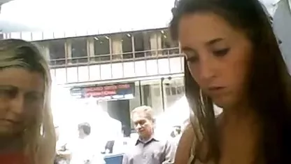 - جانیس گریفیث بازیکنان در آبی کلیپ سکسی کوتاه خارجی بیکینی